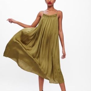 ZARA | XS MIDI STRAPPY FLOWY DRESS